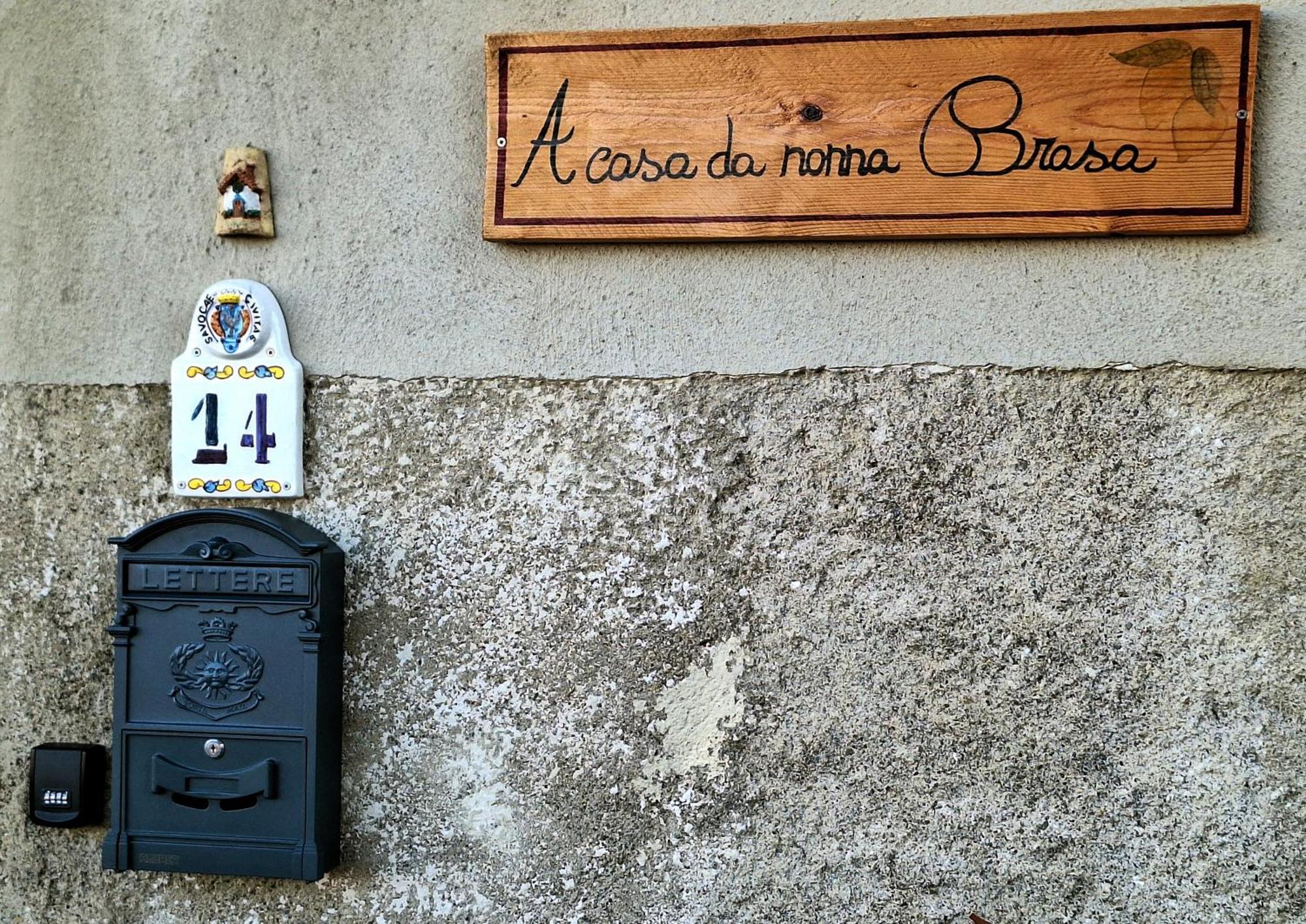 A Casa Da Nonna Brasa Holiday Home Savoca Luaran gambar