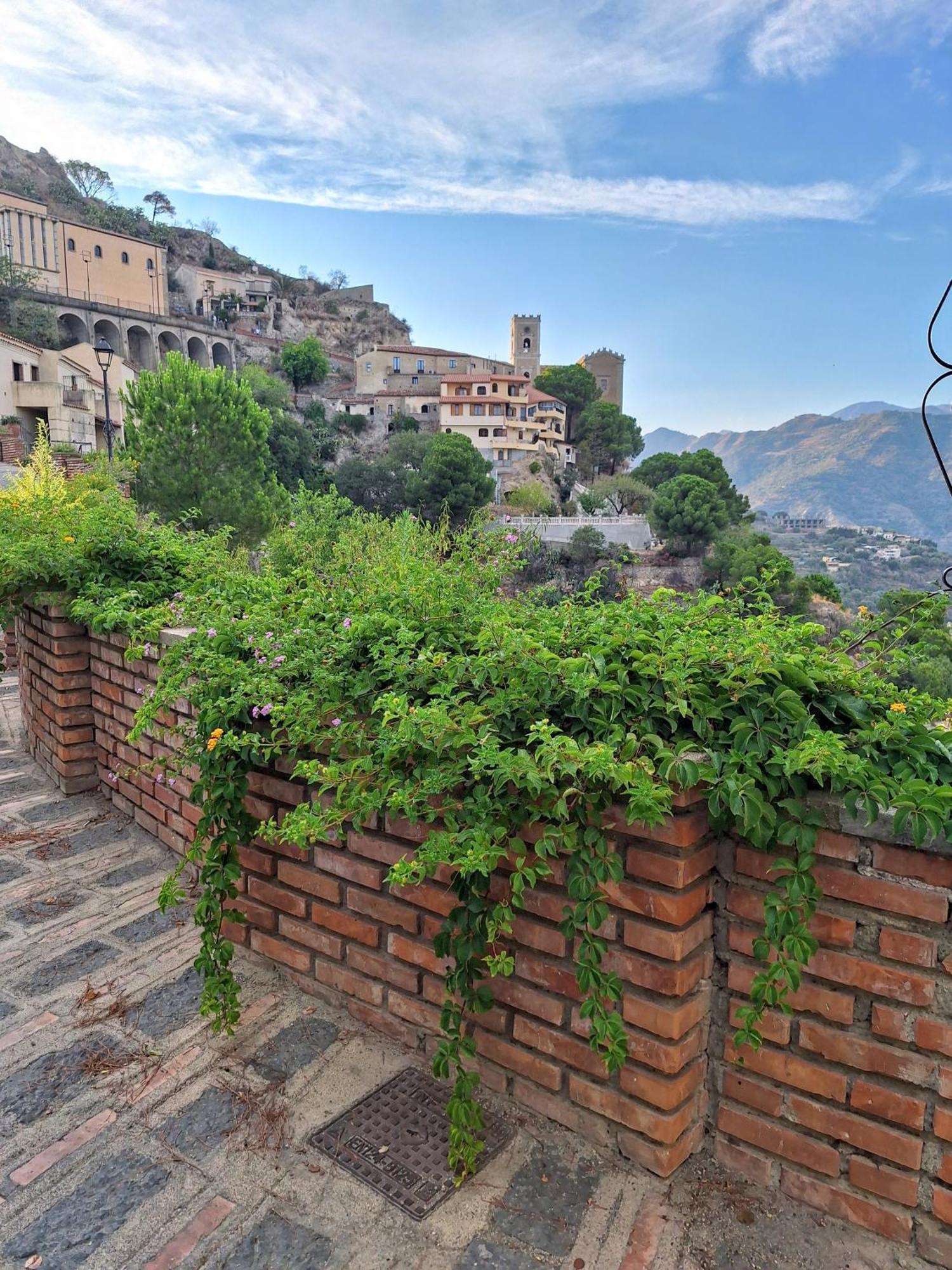 A Casa Da Nonna Brasa Holiday Home Savoca Luaran gambar